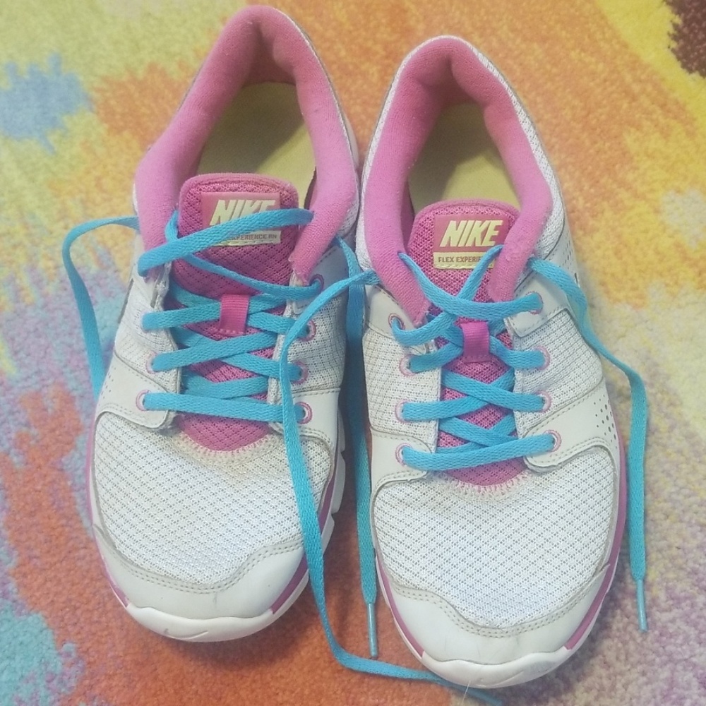 Nike Flex Sneakers